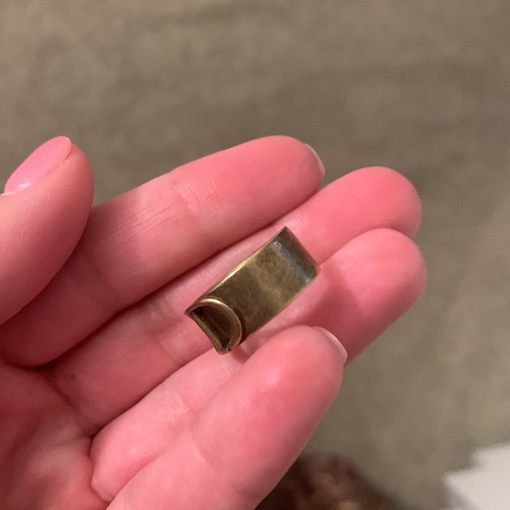 Used CD ring adjustable size gold - Picture 2 of 4